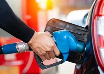 Fuel Pass και επιδότηση στο πετρέλαιο κίνησης: «Πιάνουν ταβάνι» οι δαπάνες με ένα νέο γύρο μέτρων