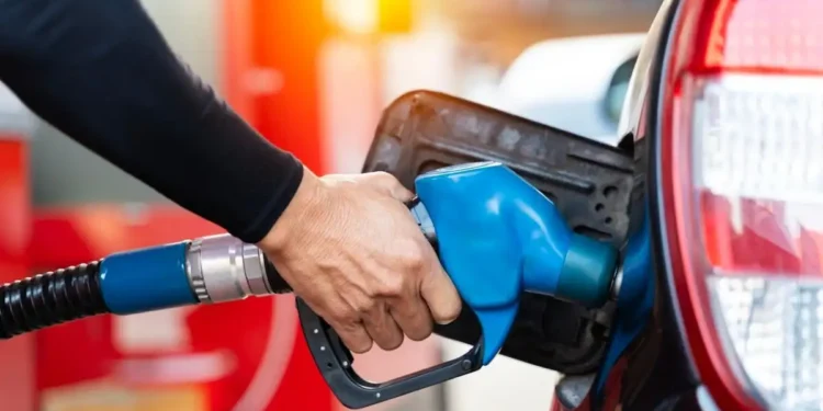 Fuel Pass και επιδότηση στο πετρέλαιο κίνησης: «Πιάνουν ταβάνι» οι δαπάνες με ένα νέο γύρο μέτρων