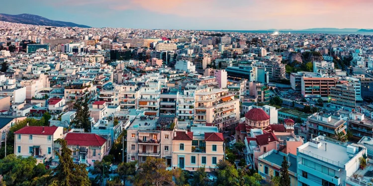 Ακίνητα: Λιγότερα σπίτια, περισσότεροι αγοραστές – Μέση αύξηση 3,7% στις τιμές πώλησης στην Ελλάδα
