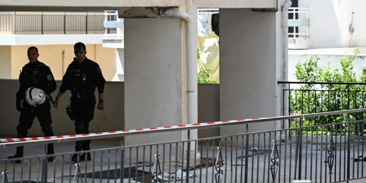 Η τραγωδία της Ηλιούπολης: Πώς δύο κορίτσια 17 ετών έφτασαν στην αυτοκτονία; Βαραίνουν τα ερωτήματα