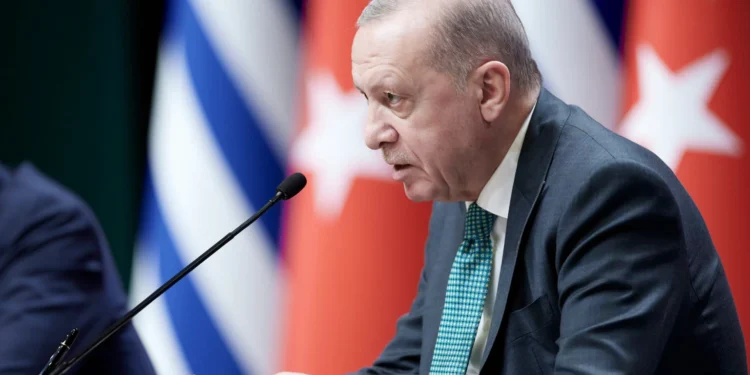 Καυτός Ιούνιος στο Αιγαίο – Το καθεστώς Ερντογάν ανεβάζει την ένταση με απειλές και παραβιάσεις στα ελληνικά νησιά