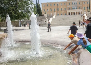 Καιρός: Πάνω από 30 βαθμούς η θερμοκρασία – Τοπικές βροχές στα ορεινά της ηπειρωτικής χώρας