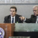 Το Μαξίμου υπερασπίζεται τον Αβραμόπουλο, αλλά τον «αδειάζει» για τις αιχμές κατά Χρυσοχοΐδη