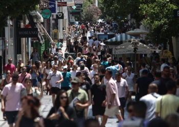 Από «μαύρο πρόβατο» σε πρότυπο σταθερότητας – Τέλος της 16ετούς επιτήρησης της ελληνικής οικονομίας