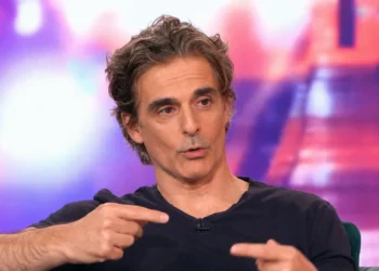 Αντώνης Μυριαγκός: «Τα παιδιά βιώνουν στην απουσία σου και ερήμην σου τη σχέση – Πιάνω τον εαυτό μου να τα λέω στον τοίχο»