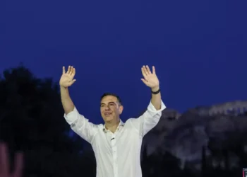 ΕΛΑΣ: Ο Τσίπρας «χτίζει» κόμμα χωρίς τα βαρίδια του ΣΥΡΙΖΑ – Ανακοινώνει όργανα «σφιχτά» και ευέλικτα