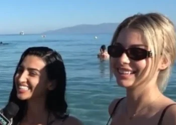 Αναστασία και Modern Cinderella κολύμπησαν μαζί και έκλεψαν την παράσταση σε παραλία της Μυκόνου