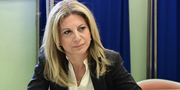 «Αλλάζει η ΕΛΠΙΔΑ, θα την καθαρίσω» λέει τώρα η Καρυστιανού μετά τις αποχωρήσεις και καταγγέλλει εκβιασμούς, αρχηγιλίκια και αγορές υποψηφίων
