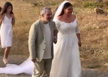 Ο Χρήστος Χατζηπαναγιώτης μετά τον γάμο της Δανάης Μπάρκα – «Δεν ήταν στα όνειρά μου να τη δω νύφη»