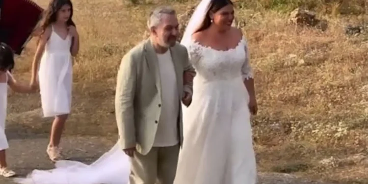Ο Χρήστος Χατζηπαναγιώτης μετά τον γάμο της Δανάης Μπάρκα – «Δεν ήταν στα όνειρά μου να τη δω νύφη»