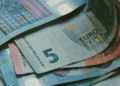 Δάνεια νόμου Κατσέλη: Σε άμεση ισχύ οι μειώσεις δόσεων για τους δικαιούχους