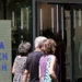 Θερινές εκπτώσεις 2026: Πότε αρχίζουν και ποια Κυριακή θα είναι ανοιχτά τα μαγαζιά