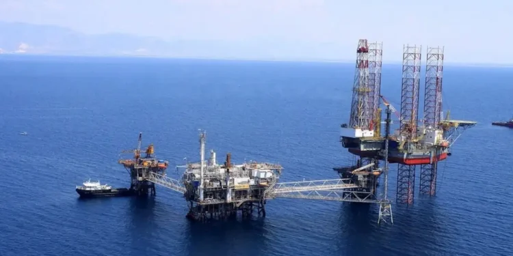 Μέσα στο καλοκαίρι το market test για την αποθήκη CO2 της Energean στον Πρίνο – Φτάνει σύντομα στο Πέραμα η υπεράκτια πλατφόρμα