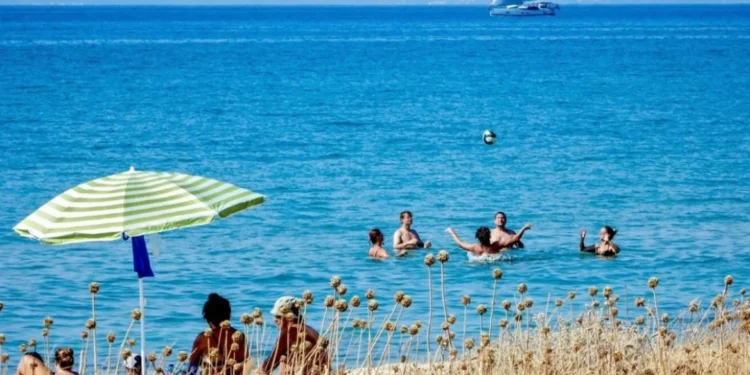 Επίδομα αδείας 2026: Πόσα χρήματα δικαιούνται φέτος οι εργαζόμενοι