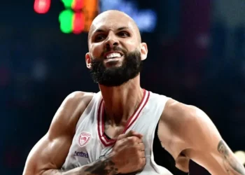 Ολυμπιακός – Παναθηναϊκός 102-92: Ο Φουρνιέ εκτέλεσε τους πράσινους για το ερυθρόλευκο 2-1 στους τελικούς της GBL