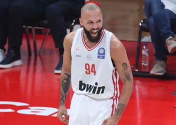 Ολυμπιακός – Παναθηναϊκός 82-76: Οι «ερυθρόλευκοι» λύγισαν το ψυχωμένο τριφύλλι κι έκαναν το 1-0!