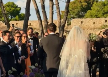 Αμαλία Κωστοπούλου – Τζέικ Μέντγουελ: Οι αδημοσίευτες φωτογραφίες από τον γάμο τους που μοιράστηκε η αδερφή της, Αλεξάνδρα