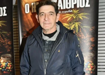 Γεράσιμος Σκιαδαρέσης: Οι κόρες μου δε βρήκαν πόρτες ανοιχτές, γελάω όταν λένε «αν δεν είχαν τους γονείς, δε θα έκαναν τίποτα»
