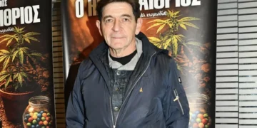 Γεράσιμος Σκιαδαρέσης: Οι κόρες μου δε βρήκαν πόρτες ανοιχτές, γελάω όταν λένε «αν δεν είχαν τους γονείς, δε θα έκαναν τίποτα»