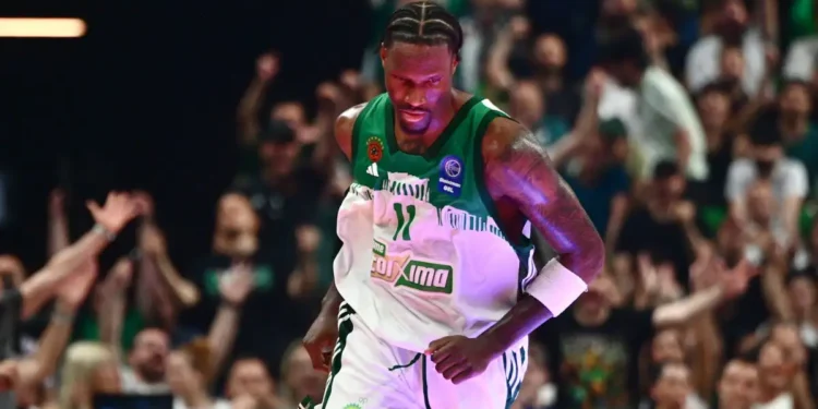Παναθηναϊκός – Ολυμπιακός 68-58: Έκρηξη Χέιζ-Ντέιβις και στο 1-1 η σειρά των τελικών της GBL