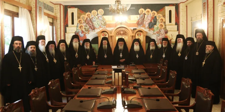Η αλήθεια για τις αυξήσεις στους μισθούς της ιεραρχίας: Τι έπαιρναν, τι θα παίρνουν αρχιεπίσκοπος, μητροπολίτες, τιτουλάριοι και επίσκοποι