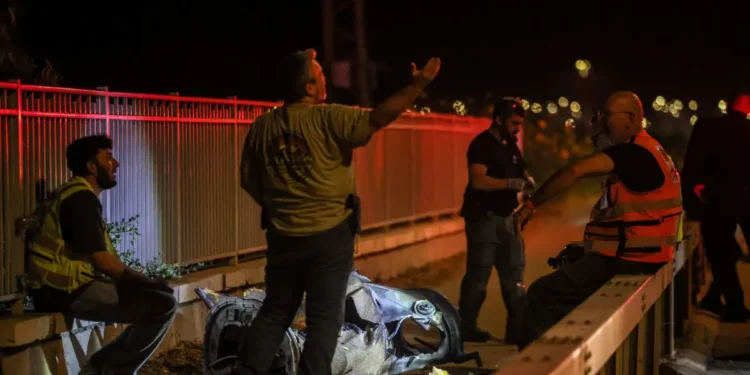 Στο «κόκκινο» ξανά η Μέση Ανατολή: Εκρήξεις στο Ιράν μετά την πυραυλική επίθεση στο Ισραήλ – Απειλές για αποκλεισμό του στενού Μπαμπ ελ Μαντέμπ