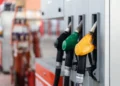 Η βενζίνη συνεχίζει το πτωτικό σερί αλλά υπάρχει «χάσμα» 20 λεπτών με τα προπολεμικά επίπεδα – Καλύτερη η εικόνα στο diesel