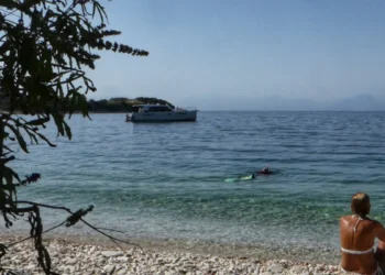 Καιρός: Μετά τις μπόρες και τη συννεφιά έρχονται 35άρια – Η πρόγνωση των επόμενων ημερών