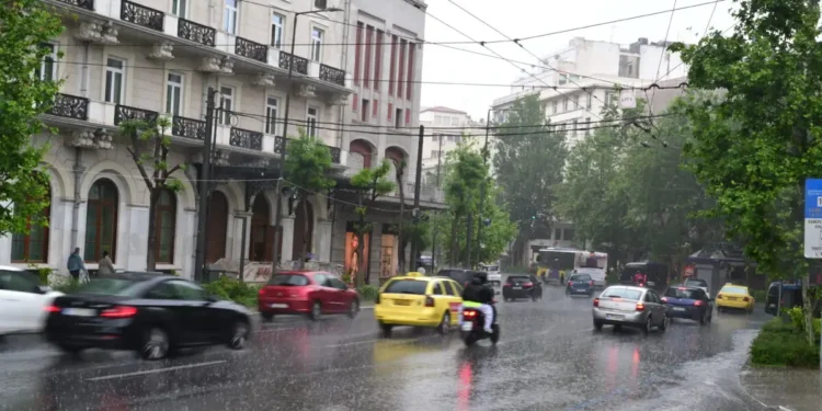 Καιρός: Ραγδαία επιδείνωση με ισχυρές βροχές και καταιγίδες – Σε πορτοκαλί συναγερμό πολλές περιοχές