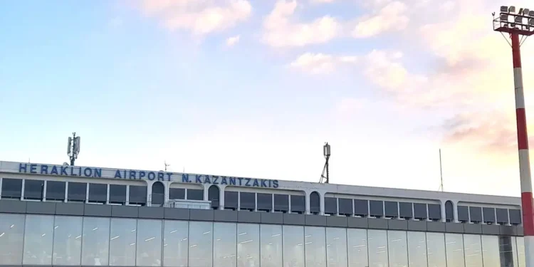 Όλο και περισσότεροι ταξιδιώτες στα ελληνικά αεροδρόμια – Έφτασαν τους 23.076.532 στο πεντάμηνο, με το «Νίκος Καζαντζάκης» να γράφει ρεκόρ