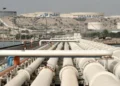 Πτώση σχεδόν 2% για Brent και WTI παρά την επίθεση κοντά στο Ορμούζ, στο επίκεντρο η προσφορά