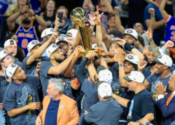 NBA: Πρωταθλητές ξανά οι Νιου Γιορκ Νικς μετά από 53 χρόνια, νίκησαν 94-90 τους Σπερς με σόου του MVP Μπράνσον