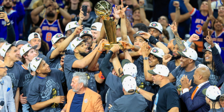 NBA: Πρωταθλητές ξανά οι Νιου Γιορκ Νικς μετά από 53 χρόνια, νίκησαν 94-90 τους Σπερς με σόου του MVP Μπράνσον