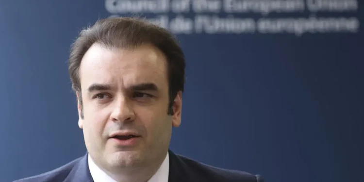 Πιερρακάκης στο L’Espresso: Οι αποταμιεύσεις μπορούν να χρηματοδοτήσουν το μέλλον της Ευρώπης