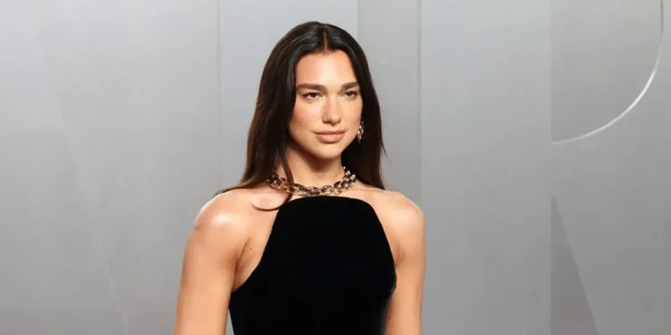 Ο κρυφός γάμος της Dua Lipa και του Κάλουμ Τέρνερ στο Λονδίνο και το τριήμερο πάρτι στο Παλέρμο της Σικελίας