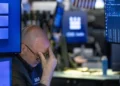 Μαύρη Παρασκευή για τη Wall Street: Δραματικό sell-off στις μετοχές ΑΙ, πτώση πάνω από 4% για τον Nasdaq
