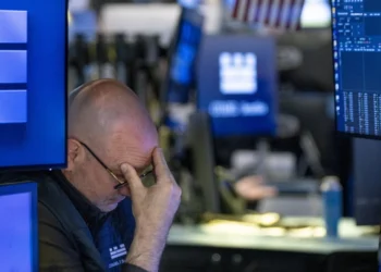 Μαύρη Παρασκευή για τη Wall Street: Δραματικό sell-off στις μετοχές ΑΙ, πτώση πάνω από 4% για τον Nasdaq