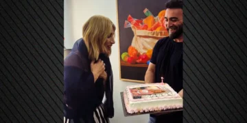 Μαρία Ηλιάκη: Η έκπληξη του Κρατερού Κατσούλη και των συνεργατών τους για τα γενέθλιά της στα παρασκήνια της εκπομπής τους