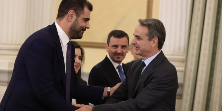 Το χρονικό του «μίνι» ανασχηματισμού, ο αμετακίνητος Μαρινάκης και το στοίχημα της νέας γενιάς στελεχών της ΝΔ