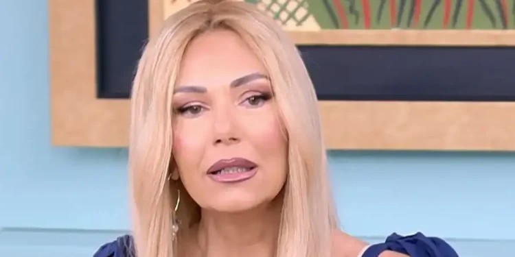 Η Τίνα Μεσσαροπούλου επέστρεψε στο Happy Day: «Ο Γιώργος Μυλωνάκης είναι όρθιος, μιλάει κανονικά και κάνει τα πάντα»
