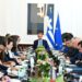 Μητσοτάκης σε Υπουργικό: Αναμένεται περαιτέρω πτώση στην τιμή της βενζίνης στην αντλία
