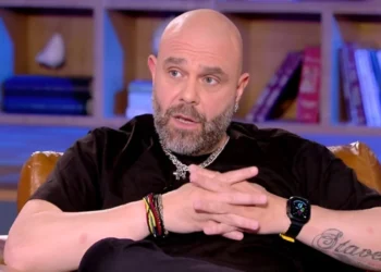 Μιχάλης Κουινέλης: Έχω δουλέψει σε γραφείο κηδειών, πήγαινα και έπαιρνα τους ανθρώπους που «έφευγαν» από το σπίτι στο ψυγείο