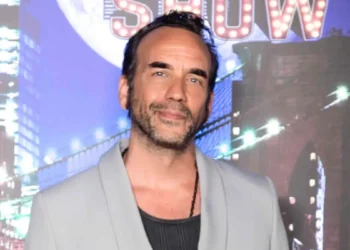 Πάνος Μουζουράκης: Κάνοντας τη διαδικασία της αυτοΰπνωσης, είδα ένα όραμα με αγαπημένα πρόσωπ