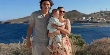 Ο Κώστας Νικούλι και η Κατερίνα Μαούτσου βάφτισαν τον 1,5 έτους γιο τους – Το φωτογραφικό άλμπουμ