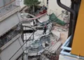 Πετράλωνα: Κατέρρευσε σαν χάρτινος πύργος πολυκατοικία 4 ορόφων – Αγωνία στα συντρίμμια