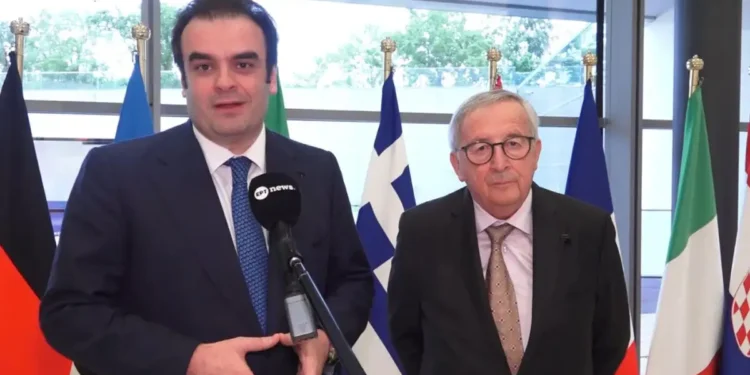 Γιούνκερ στο γεύμα με Πιερρακάκη: Κανείς δεν πίστευε πριν από χρόνια ότι Έλληνας ΥΠΟΙΚ θα βρισκόταν στο τιμόνι του Eurogroup