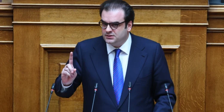 Πιερρακάκης στη Βουλή για τα κόκκινα δάνεια: Με τη νέα ρύθμιση πάνω από 100.000 πολίτες θα δουν τη δόση τους να μειώνεται ραγδαία