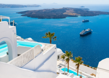 Πρώτες ακυρώσεις στην κρουαζιέρα της Σαντορίνης