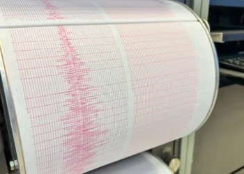 Από περιοχή που δίνει μέχρι 5,5 Ρίχτερ ο σεισμός που ταρακούνησε την Αττική: Τι λένε οι σεισμολόγοι Παπαζάχος, Γκανάς και Λέκκας