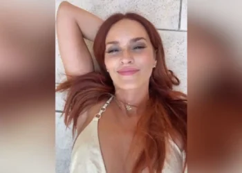 H Σίσσυ Χρηστίδου έκανε το πρώτο μπάνιο για φέτος